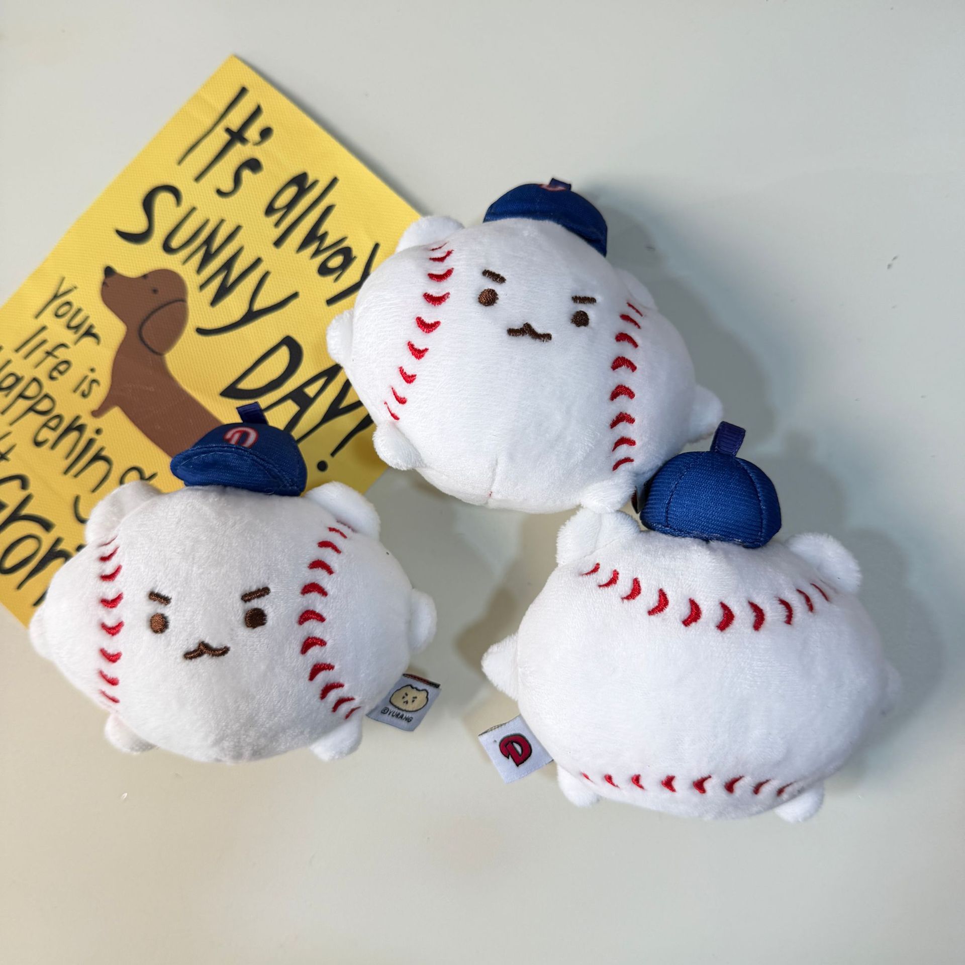 Kawaii Kartoffelbär Baseball P – Gaming Console Keychain Bewertung und Preis